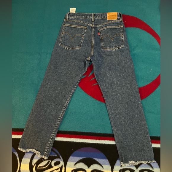 Levi’s Wedgie Straight Jean - Picture 2 of 3